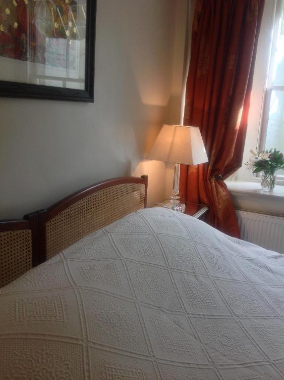 Number 5 Bed & Breakfast Shaftesbury Exterior photo